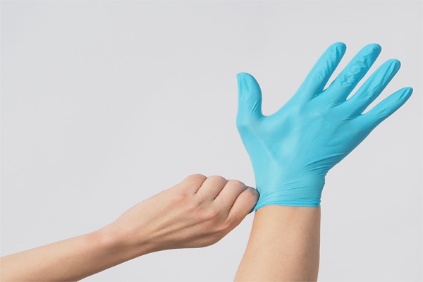 Buying the Ideal Type of Medical Glove: Things to Consider