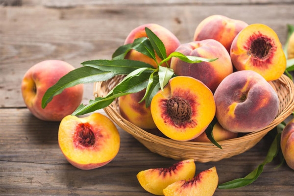Delicious and healthy peach-based dishes